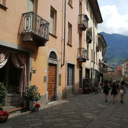 Appartamento Nel Centro Storico Di Aosta Con Vista Sui Ghiacciai Exterior foto