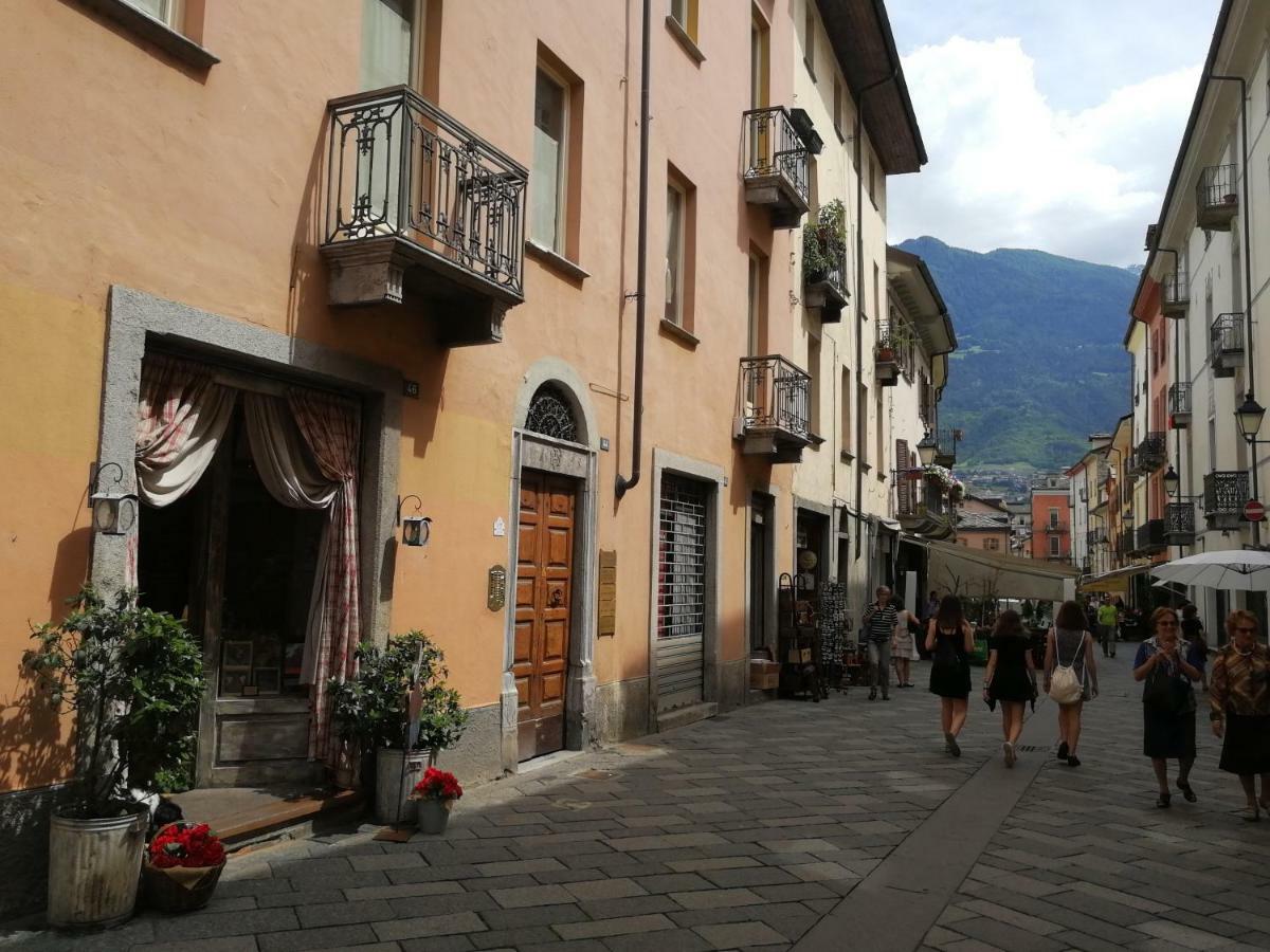 Appartamento Nel Centro Storico Di Aosta Con Vista Sui Ghiacciai Exterior foto