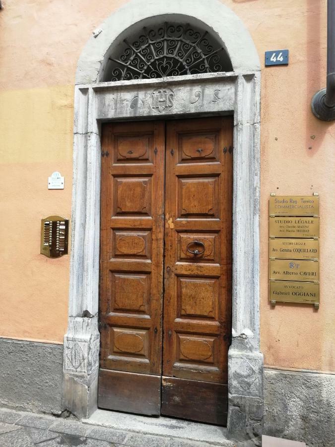 Appartamento Nel Centro Storico Di Aosta Con Vista Sui Ghiacciai Exterior foto